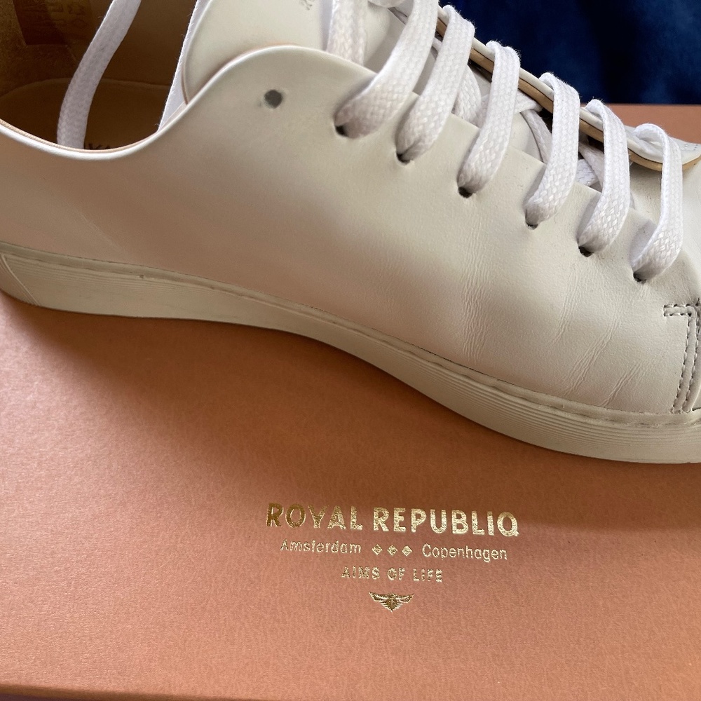 Royal Republiq Doric White Leather Sneakers / Trainers / Size 39 / 8.5
